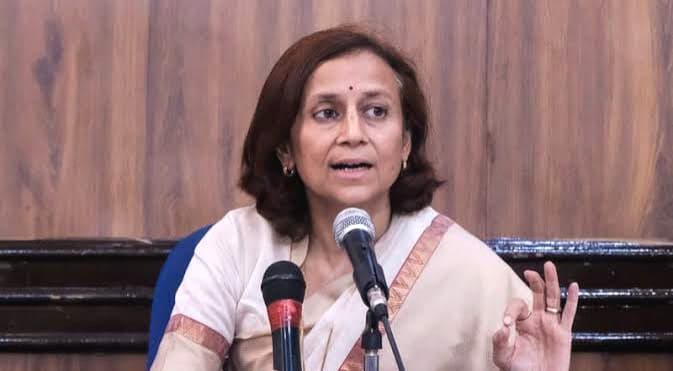 'പാർട്ടി കൊടികളിൽ മാത്രമാണ് വ്യത്യാസം, രീതികൾ ഒന്നുതന്നെ'