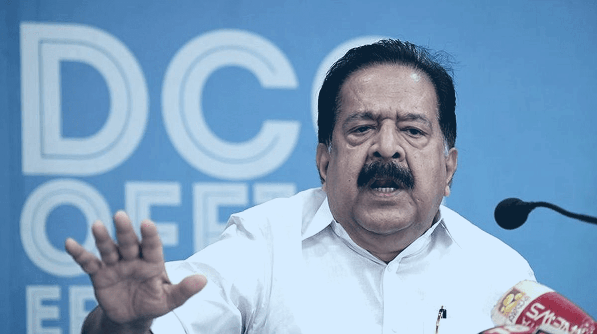 ജന്തർ മന്തർ സമരങ്ങൾക്ക് ഐക്യദാർഢ്യമറിയിച്ചതിന് എടുത്ത കേസുകൾ പിൻവലിക്കാൻ ഡി.ജി.പിക്ക് നിർദ്ദേശം; പുനർജനി കേസിൽ മുഖ്യമന്ത്രിക്ക് ക്ലീൻ ചീറ്റ് നൽകിയത് നിയമപരമായ പരിശോധനയ്ക്ക് ശേഷമെന്ന് രമേശ് ചെന്നിത്തല