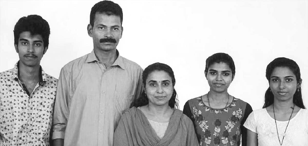 കോട്ടയത്ത് ഉരുൾപൊട്ടി അമ്മയും മകനും മരിച്ചു: പരിക്കേറ്റ് വീട്ടിൽ വിശ്രമത്തിലിരിക്കെ 24കാരന് ദുരന്തം; പിതാവ് രക്ഷപ്പെട്ടത് അദ്ഭുതകരമായി