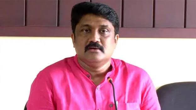 നാട് ദുരന്തഭീതിയിൽ കഴിയുമ്പോൾ വിഭവസമൃദ്ധമായ വിരുന്ന് ആസ്വദിക്കുന്നത് ജനങ്ങളെ വെല്ലുവിളിക്കൽ: മുഖ്യമന്ത്രി വി.ഡി. സതീശനെതിരെ എ.എ. റഹീം എം.പി