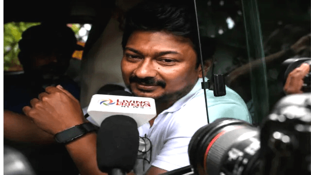 വിജയ്‌യെ വിമർശിക്കുന്നതിനിടെ നടി തൃഷയ്‌ക്കെതിരെ ദ്വയാർത്ഥ പ്രയോഗം; ഉദയനിധി സ്റ്റാലിനെതിരെ പ്രതിഷേധം കനക്കുന്നു