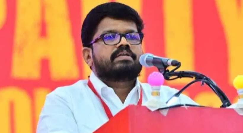 വി. കുഞ്ഞികൃഷ്ണന്റെ ആരോപണങ്ങൾക്ക് ശക്തി പകരാതിരിക്കാനാണ് പയ്യന്നൂരിൽ സ്ഥാനാർത്ഥിയെ മാറ്റാതിരുന്നതെന്ന് കെ.കെ. രാഗേഷ്