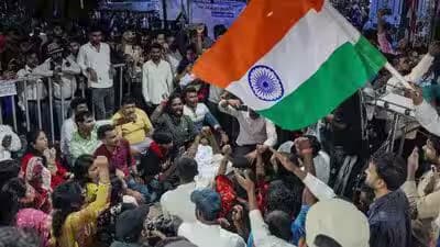 ‘ജാർഖണ്ഡിലെ വിദ്യാർത്ഥി പ്രതിഷേധം കാണുന്നില്ലേ? അവരുമായി രാഹുൽ ഗാന്ധി സംസാരിക്കാത്തതെന്ത്?’; ബിജെപി