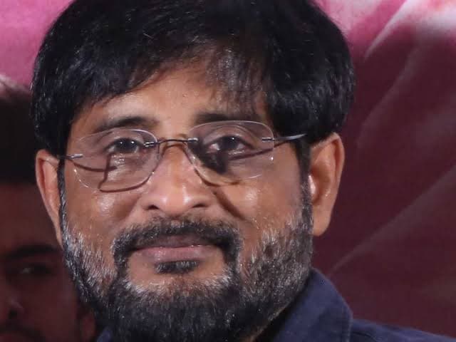 വിജയ് അഭിനയം നിർത്തിയതിലൂടെ തമിഴ് സിനിമയിലുണ്ടായ വിടവ് നികത്താൻ സൂര്യയ്ക്ക് മാത്രമേ കഴിയൂ: തെലുങ്ക് നിർമ്മാതാവ് രവി ശങ്കർ