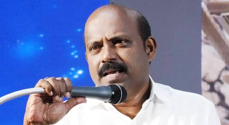 രാവിലെ പൂട്ടി സീൽ വെച്ച ബാർ വൈകിട്ട് വീണ്ടും തുറന്നു; കോട്ടയത്തെ രാജ് റീഗൽ ബാറിന്റെ ലൈസൻസ് റദ്ദാക്കാൻ എക്സൈസ് മന്ത്രി എം. ലിജുവിന്റെ നിർദ്ദേശം, ഉദ്യോഗസ്ഥർക്ക് സസ്പെൻഷൻ