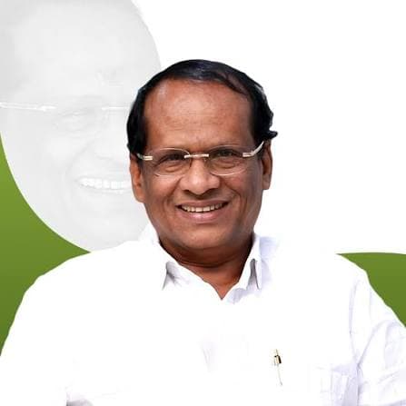 വിദ്യാർത്ഥി രാഷ്ട്രീയത്തിൽ നിന്നും ആയുർവേദത്തിന്റെ അമരത്തേക്ക്