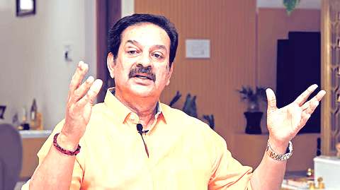 ഫണ്ടായി ലഭിക്കുന്ന കോടികൾ നേതാക്കൾ വീതിച്ചെടുക്കുന്നു; ബി.ജെ.പി വിട്ടതിന് പിന്നാലെ കള്ളപ്പണ ആരോപണവുമായി നടൻ ദേവൻ