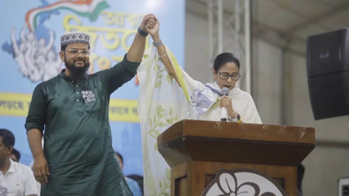 'ദീദിയാണ് ഞങ്ങൾക്ക് സർവ്വവും'; മമത ബാനർജി ക്യാമ്പിലേക്ക് തിരിച്ചെത്തുമെന്ന് വ്യക്തമാക്കി വിമത തൃണമൂൽ എം.എൽ.എ കാസിം സിദ്ദിഖി