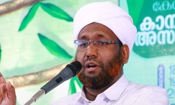 ശ്രീമതിയും ശൈലജയും ആദ്യം ശബ്ദമുയർത്തേണ്ടത് സ്വന്തം പാർട്ടിയിലെ വനിതകൾക്കായി; കാന്തപുരത്തെ അനുകൂലിച്ച് എസ്.വൈ.എസ് നേതാവ്
