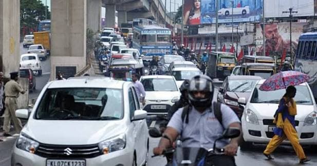ഉപരാഷ്ട്രപതിയുടെ സന്ദർശനം: കൊച്ചിയിൽ ഇന്ന് വൈകിട്ട് 6 മണി വരെ കർശന ഗതാഗത നിയന്ത്രണം; ഡ്രോൺ പറത്തുന്നതിനും വഴിയോരക്കച്ചവടത്തിനും വിലക്ക്