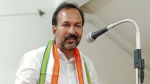 വന്ദേമാതരം ആലാപനം: പ്രധാനമന്ത്രിക്കും രാഷ്ട്രപതിക്കും ഉപരാഷ്ട്രപതിക്കും നിശ്ചിത പ്രോട്ടോക്കോളുണ്ടെന്ന് മന്ത്രി പി.സി. വിഷ്ണുനാഥ്; സംസ്ഥാനത്തിന് ഇടപെടാനാകില്ല