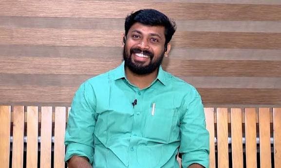 'യു.ഡി.എഫ് ഭരണം സംഘപരിവാർ താല്പര്യങ്ങൾക്ക് മുന്നിൽ അടിയറവ് പറഞ്ഞു, മലയാളികൾക്ക് ലജ്ജാകരം'; വന്ദേമാതരം പൂർണ്ണരൂപത്തിൽ പാടിയതിൽ എം. വിജിൻ