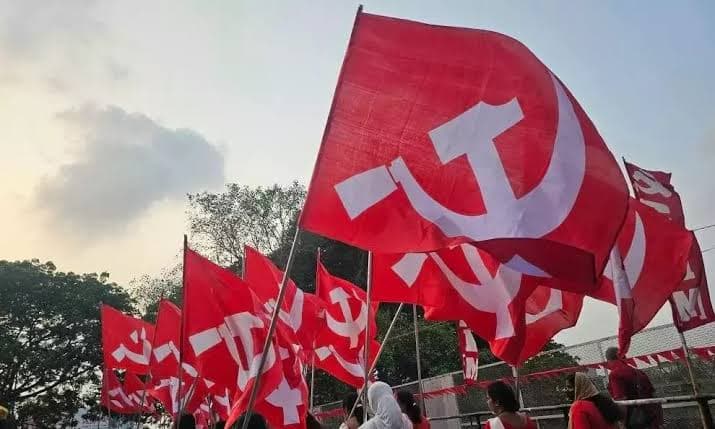 തെരഞ്ഞെടുപ്പ് പരാജയത്തിലെ പിണറായി വിജയന്റെ വിശദീകരണങ്ങളിൽ സി.പി.ഐ.എം കേന്ദ്ര നേതൃത്വത്തിന് അതൃപ്തി; സി.സി റിപ്പോർട്ടിന് വിരുദ്ധമെന്ന് വിലയിരുത്തൽ