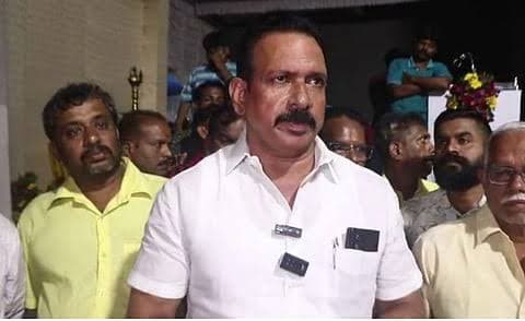മുഖ്യമന്ത്രിയെ തടഞ്ഞെന്നത് പോലീസിന്റെ കെട്ടുകഥ; അനിൽ ഗുണ്ടയായത് കോൺഗ്രസ് കൊടി പിടിക്കാനാണ്': ചേന്തി അനിലിനെ അനുകൂലിച്ച് എൻ. പീതാംബരക്കുറുപ്പ്
