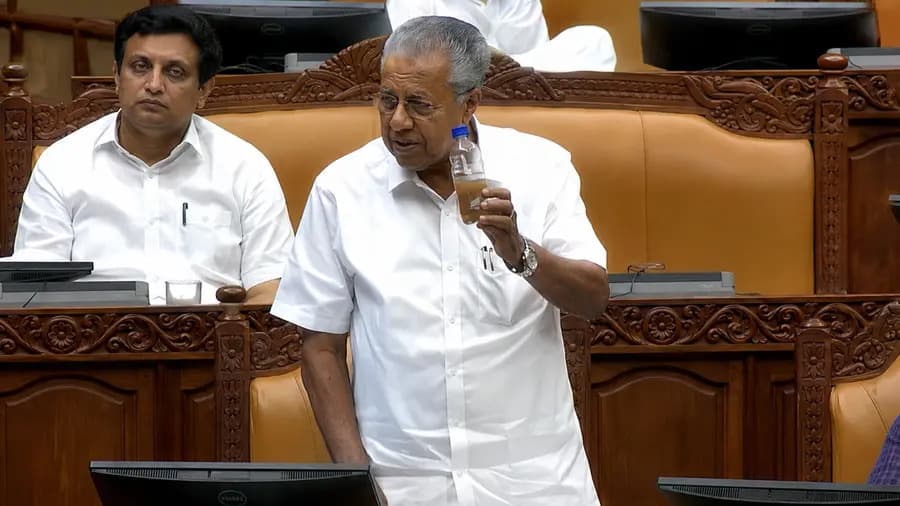 എ.ഐ.എസ്.എഫ്-എ.ഐ.വൈ.എഫ് മാർച്ചിലെ ജലപീരങ്കി പ്രയോഗം: വെള്ളത്തിൽ ബാക്ടീരിയകളോ അണുബാധയോ ഇല്ലെന്ന് ലാബ് പരിശോധനാ ഫലം