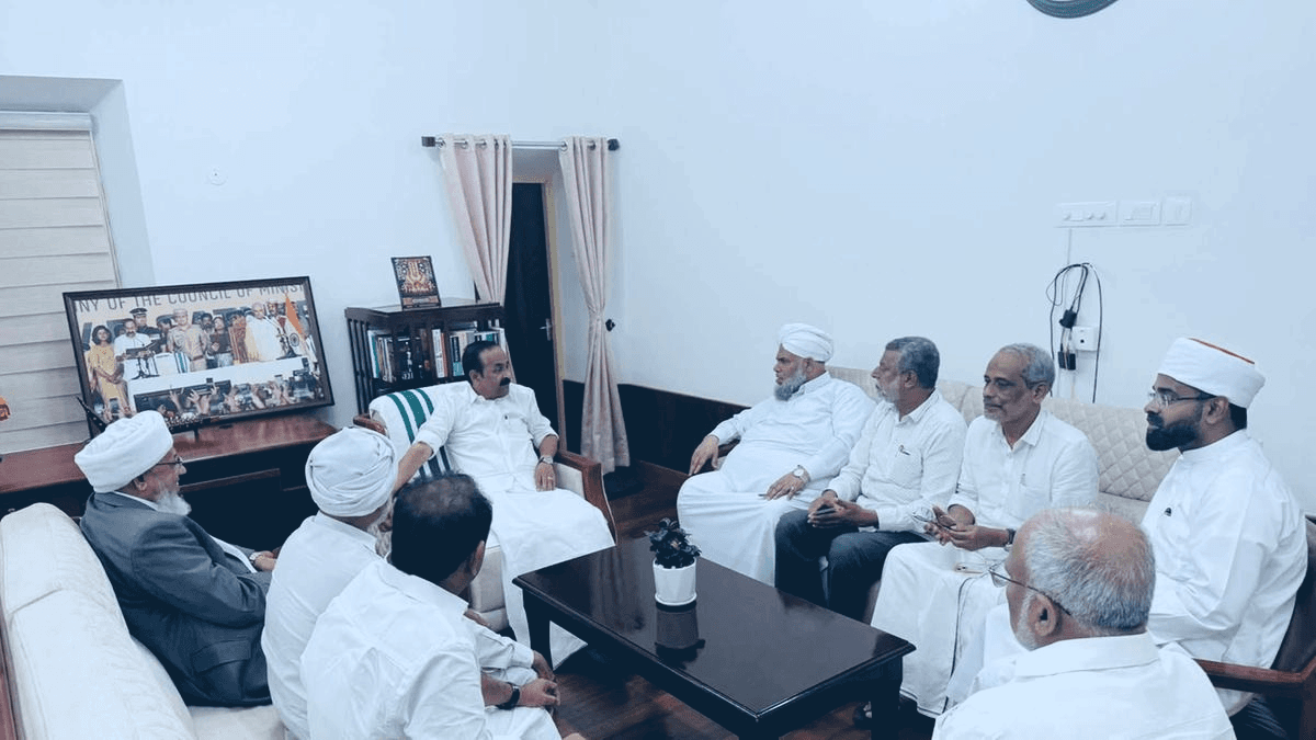 കാന്തപുരത്തിനെതിരായ പരാമർശം: ക്ലിഫ് ഹൗസിലെത്തി മുഖ്യമന്ത്രി വി.ഡി. സതീശനുമായി കൂടിക്കാഴ്ച നടത്തി കാന്തപുരം വിഭാഗം നേതാക്കൾ