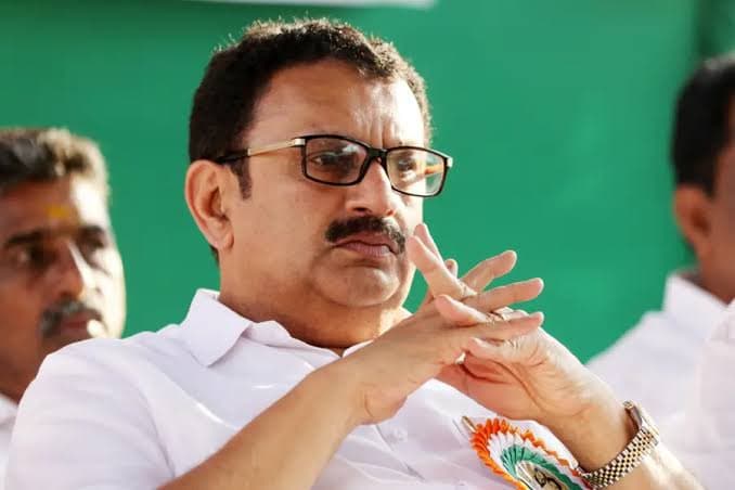 ആരോഗ്യവകുപ്പിൽ മന്ത്രിയെ മറികടന്ന് ഉദ്യോഗസ്ഥരുടെ അടിയന്തര നീക്കം; ഡി.എം.ഇ യോഗം ചേർന്നതിൽ കെ. മുരളീധരന് കടുത്ത അതൃപ്തി