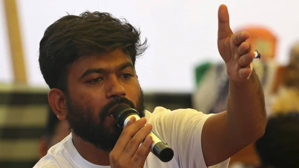 'സംഘപരിവാർ ഗുണ്ടകൾ യഥേഷ്ടം വിഹരിക്കുന്നു'; ഡി.സി.പി സച്ചിൻ ശർമ്മയ്ക്കെതിരെ നടപടി വേണമെന്ന് അഭിജിത് ദീപ്‌കെ