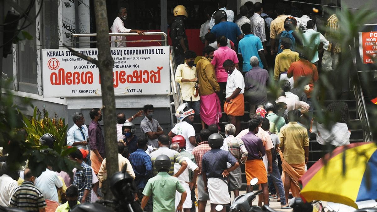 സംസ്ഥാനത്ത് പുതിയ മദ്യനയം രൂപീകരിക്കാൻ കൂടിയാലോചനകൾക്ക് സർക്കാർ; പൊതുജനങ്ങൾക്കും നിർദ്ദേശങ്ങൾ പങ്കുവെക്കാം