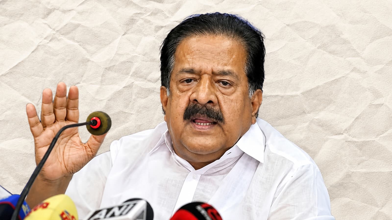 പിണറായി വിജയനെതിരായ ഇ.ഡി ശുപാർശ: നിയമോപദേശം ലഭിച്ച ശേഷം തുടർനടപടി, അഴിമതിക്കാരെ ആരെയും രക്ഷപ്പെടാൻ അനുവദിക്കില്ലെന്ന് ആഭ്യന്തര മന്ത്രി രമേശ് ചെന്നിത്തല