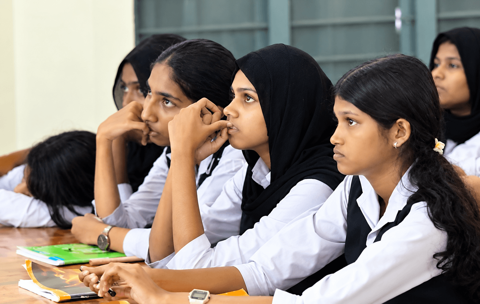 ലഹരിക്കെതിരെ ജാഗ്രതയോടെ പുതുതലമുറ; കൈപമംഗലം ജി.എഫ്.വി.എച്ച്.എസ്.എസിൽ ലഹരി ബോധവത്കരണ യാത്രയ്ക്ക് ഊഷ്മള സ്വീകരണം