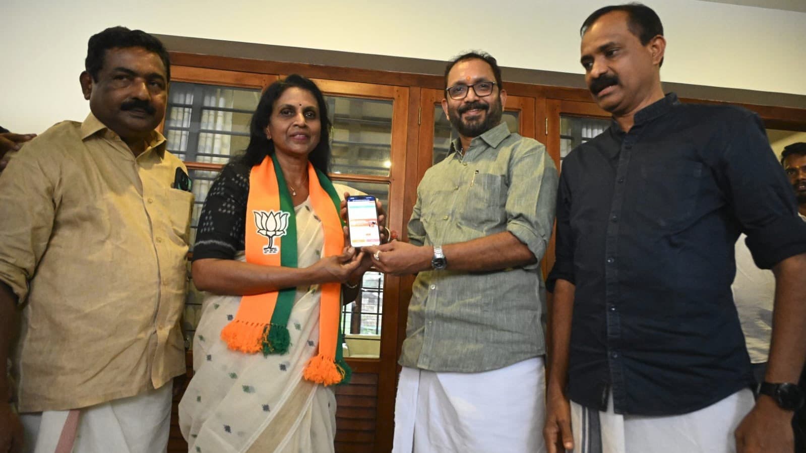 കൗൺസിലർ സ്ഥാനം രാജിവെച്ച ആർ. ശ്രീലേഖയെ അനുനയിപ്പിക്കാൻ ബിജെപി നീക്കം; രാജീവ് ചന്ദ്രശേഖർ നേരിട്ട് ചർച്ച നടത്തും