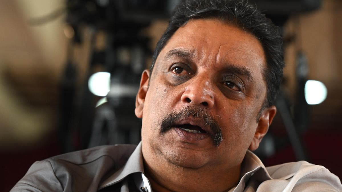 കുമളിയിൽ വനം വകുപ്പ് മന്ത്രി ഷിബു ബേബി ജോൺ പങ്കെടുത്ത വേദിയുടെ പന്തൽ തകർന്നുവീണു