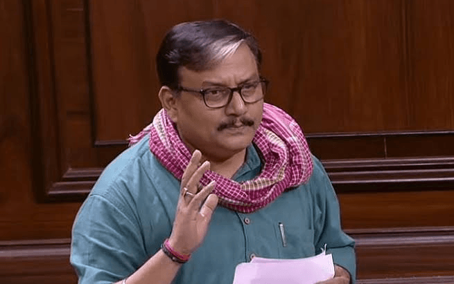 രാഹുലിനും പ്രിയങ്കയ്ക്കുമെതിരായ എഫ്ഐആർ കണ്ട് ഭയപ്പെടില്ല; ഭരണകൂടത്തിന്റെ പതനം ദയനീയമായിരിക്കുമെന്ന് മനോജ് ഝാ