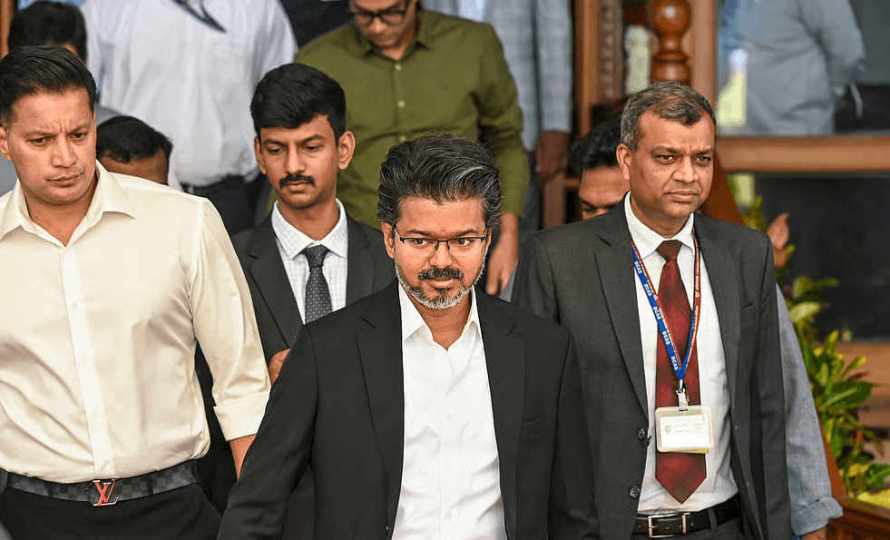 രാഹുൽ ഗാന്ധിയുടെ അറസ്റ്റിൽ ബിജെപിയുടെ പേര് പറയാൻ ധൈര്യമില്ല;  ടിവികെയ്ക്കെതിരെ രൂക്ഷവിമർശനവുമായി ഡിഎംകെ