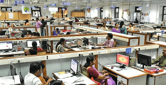 സർക്കാർ ഓഫീസുകൾക്ക് ശനിയാഴ്ചയും അവധി നൽകാൻ നീക്കം; സർവീസ് സംഘടനകളുടെ യോഗം ഈ മാസം 17-ന്