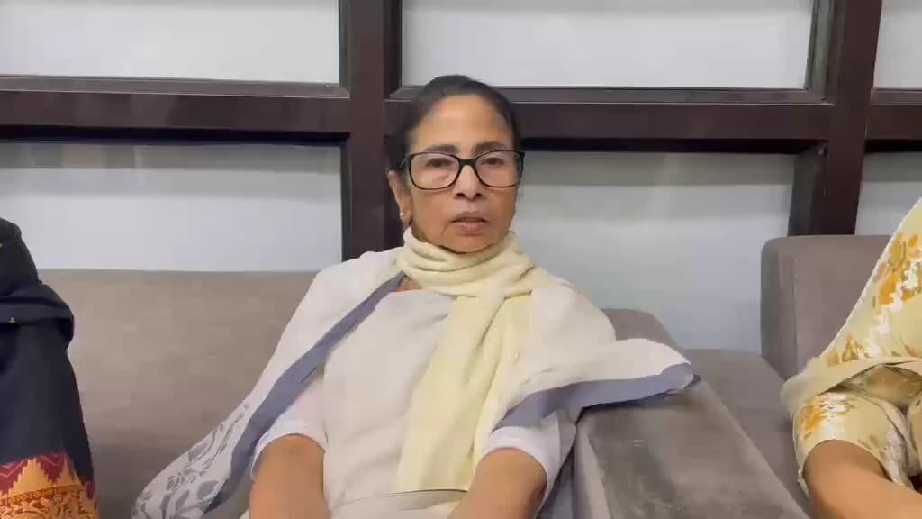 മമത ബാനർജിക്ക് നേരെ കത്തികൊണ്ട് ആക്രമണശ്രമമെന്ന് പരാതി; പിന്നിൽ ബിജെപി ഗൂഢാലോചനയെന്ന് ടിഎംസി, പോലീസിനെ സമീപിച്ച് പാർട്ടി