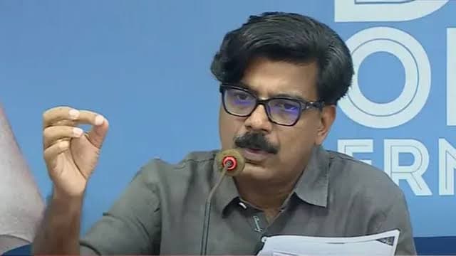 നിപ ബാധിതർക്ക് കാലാവധി കഴിഞ്ഞ റെംഡെസിവിർ നൽകിയെന്ന ആരോപണം: മെഡിക്കൽ ബോർഡ് അന്വേഷണം പ്രഖ്യാപിച്ച് ആരോഗ്യമന്ത്രി; രേഖകളില്ലാത്ത മരുന്ന് എവിടെ നിന്നെന്ന് മാത്യു കുഴൽനാടൻ