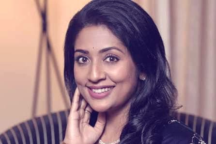 'മേജർ രവി ശരിക്കും പട്ടാളത്തിലായിരുന്നോ?'; ഗൂഗിൾ ചെയ്ത് വിവരങ്ങൾ അറിഞ്ഞപ്പോൾ മകൻ ഞെട്ടിയെന്ന് നവ്യാ നായർ