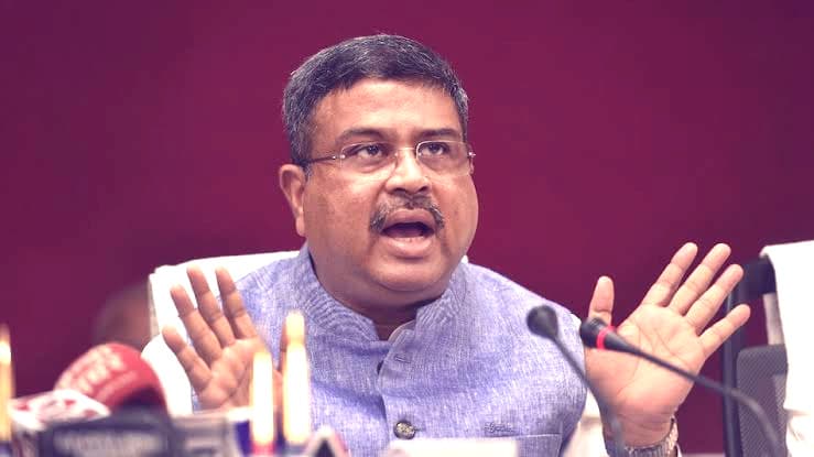 രാഷ്ട്രസേവനത്തിന് മുൻഗണന നൽകുന്നു; പ്രധാനമന്ത്രിക്ക് നന്ദി അറിയിച്ച് രാജിക്ക് പിന്നാലെ പ്രതികരണവുമായി ധർമേന്ദ്ര പ്രധാൻ