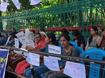 നിയമനം വൈകുന്നതിൽ പ്രതിഷേധം; എൽ.പി.എസ്.ടി ഉദ്യോഗാർത്ഥികളുടെ സമരം 29-ാം ദിനത്തിൽ, സെക്രട്ടറിയേറ്റിന് മുന്നിൽ നിരാഹാരം തുടരുന്നു