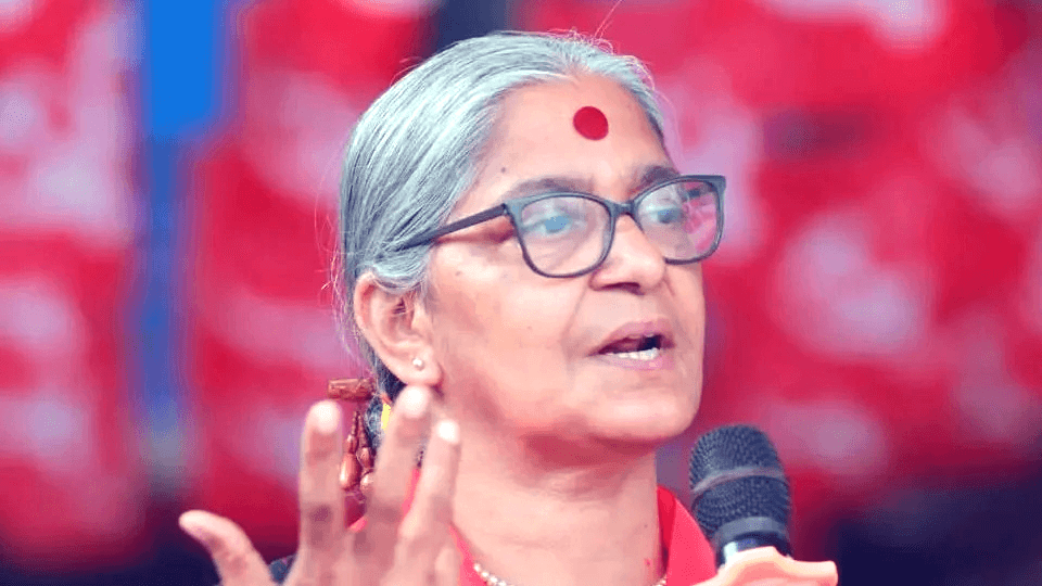 സ്ത്രീകൾക്കുള്ള സൗജന്യ യാത്ര സർക്കാരിന്റെ ഔദാര്യമല്ല: ഗതാഗതമന്ത്രിയുടെ അധിക്ഷേപ പരാമർശത്തിനെതിരെ രൂക്ഷവിമർശനവുമായി ആനി രാജ
