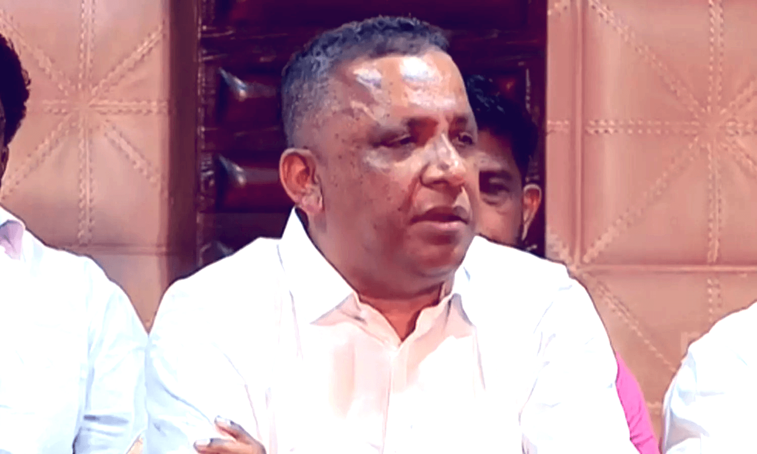 കുട്ടനാട്ടിലെ അവസ്ഥയറിയിക്കാൻ ബന്ധപ്പെട്ടിട്ടും മുഖ്യമന്ത്രിയെയും റവന്യൂ മന്ത്രിയെയും ഫോണിൽ കിട്ടിയില്ല: അതൃപ്തി വ്യക്തമാക്കി റെജി ചെറിയാൻ എം.എൽ.എ