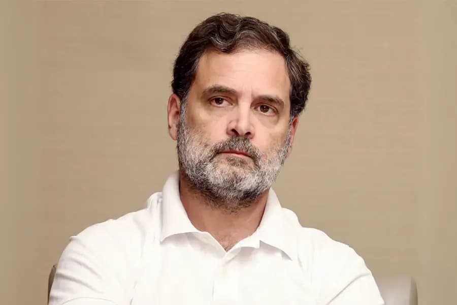 നിയമസഭാ സീറ്റ് വാഗ്ദാനം ചെയ്ത് കോൺഗ്രസ് പണം തട്ടിയെന്ന് ആരോപണം; രാഹുൽ ഗാന്ധിയുടെ വസതിക്ക് മുന്നിൽ സ്ത്രീയും കുട്ടികളും പ്രതിഷേധിച്ചു