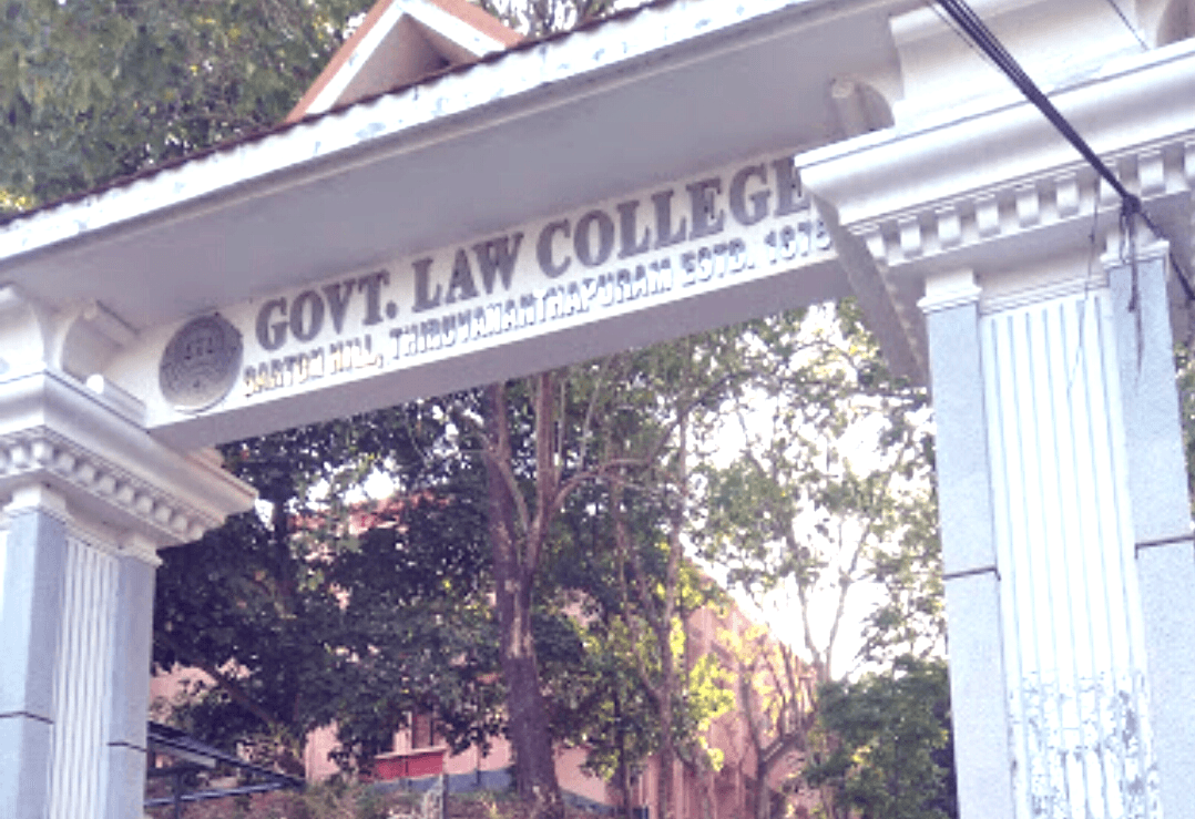 തിരുവനന്തപുരം ലോ കോളേജിൽ മൂല്യനിർണ്ണയ വീഴ്ച: ആദ്യം തോറ്റ 49 പേർ റീവാല്യുവേഷനിൽ വിജയിച്ചു; വിഷയം സിൻഡിക്കേറ്റ് പരിഗണിക്കും
