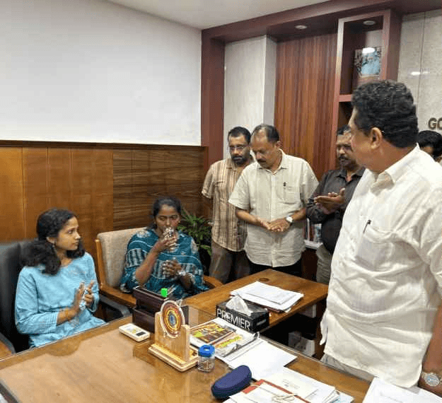 വിദ്യാഭ്യാസ മന്ത്രിയുമായുള്ള ചർച്ച വിജയകരം; 37 ദിവസത്തെ സമരം അവസാനിപ്പിച്ച് എൽ.പി.എസ്.ടി റാങ്ക് ഹോൾഡർമാർ, സമരനേതാവ് വളർമതിക്ക് വെള്ളം നൽകി മന്ത്രി എൻ. ഷംസുദ്ദീൻ