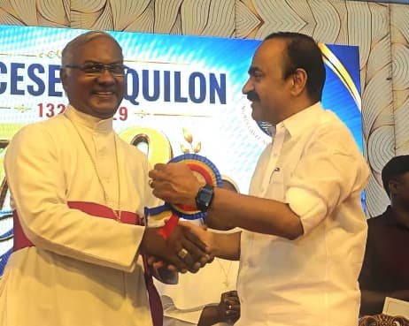 വി.ഡി. സതീശന്റെ മുഖ്യമന്ത്രിയെന്ന നിലയിലെ ഭരണരീതിയെ കേരളം വലിയ പ്രതീക്ഷയോടെയാണ് കാണുന്നത്: ലത്തീൻ ആർച്ച് ബിഷപ്പ്