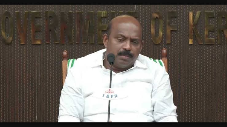 കരുനാഗപ്പള്ളി ബെവ്കോ ഔട്ട്ലെറ്റിൽ ബിൽ തുകയ്ക്ക് പുറമെ 50 രൂപ കൈക്കൂലി; മന്ത്രി എം. ലിജുവിന് തെളിവ് സഹിതം പരാതി, അടിയന്തര അന്വേഷണത്തിന് ഉത്തരവ്