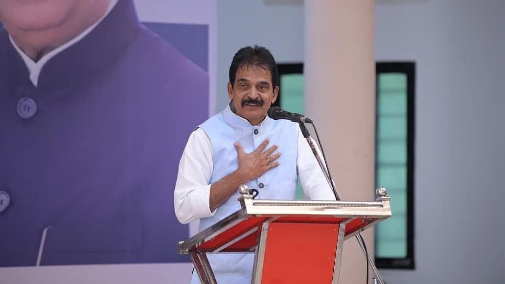 കാലവർഷക്കെടുതിയെ മുഖ്യമന്ത്രിയും റവന്യൂ മന്ത്രിയും ഒറ്റക്കെട്ടായി വിജയകരമായി നേരിട്ടു; സർക്കാരിനെ പ്രശംസിച്ച് കെ.സി. വേണുഗോപാൽ