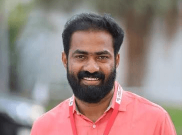 ഹെലികോപ്റ്ററിൽ കണ്ണൂർ വരെ പോയി ഊണുകഴിച്ചു മടങ്ങി, വെറുമൊരു ടൈംപാസ്; വി.ഡി. സതീശന്റെ ഹെലികോപ്റ്റർ യാത്രയെപരിഹസിച്ച് വി.കെ. സനോജ് എം.എൽ.എ