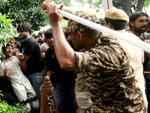 സി.ജെ.പിയുടേത് നിയമവിരുദ്ധ പാർലമെന്റ് മാർച്ച്, അമിത ബലപ്രയോഗം നടത്തിയിട്ടില്ല; എ.എ. റഹീമിന്റെ ഹർജിയിൽ സുപ്രീം കോടതിയിൽ ഡൽഹി പോലീസിന്റെ വിശദീകരണം