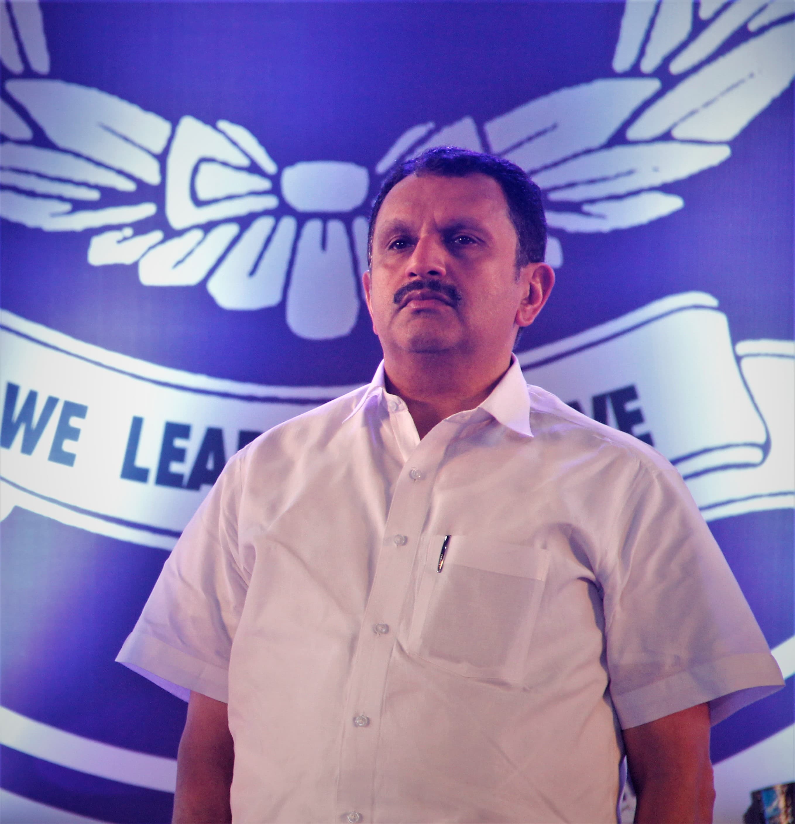 ഇ.ഡി കേസ് പ്രതികളുടെ ഓണാഘോഷം: ഭരണം മാറിയത് ചില പോലീസ് ഉദ്യോഗസ്ഥർ അറിഞ്ഞിട്ടില്ലെന്ന് മന്ത്രി കെ. മുരളീധരൻ; വീണയുടെ കേസിൽ നിലപാട് ആവർത്തിച്ച് കോൺഗ്രസ്