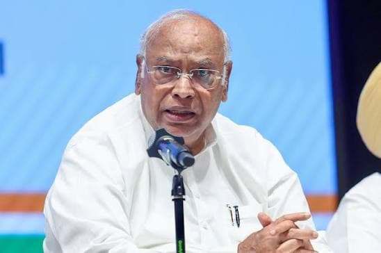 തസ്തികകൾ നികത്താതെ സംവരണം അട്ടിമറിക്കാൻ കേന്ദ്ര സർക്കാർ നീക്കം നടത്തുന്നു: മല്ലികാർജുൻ ഖർഗെ