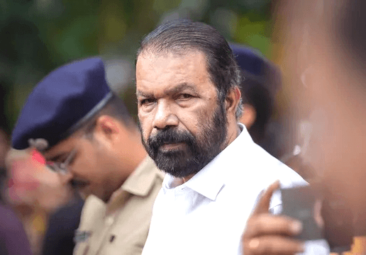 'പ്രോട്ടോക്കോളിന്റെ പേരുപറഞ്ഞാൽ പാട്ടുപാടാനും ദണ്ഡ ചുഴറ്റാനും സർക്കാർ മടിക്കില്ല'; വന്ദേമാതര വിവാദത്തിൽ സർക്കാരിനെ ട്രോളി വി. ശിവൻകുട്ടി