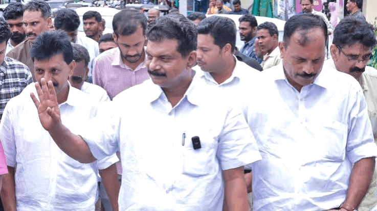 ബേപ്പൂരിലെ പരാജയം പരിശോധിക്കാൻ കോൺഗ്രസ് അന്വേഷണ കമ്മീഷൻ; യു.ഡി.എഫ് വോട്ട് ചോർച്ചയിൽ തെളിവുകളുമായി പി.വി. അൻവർ