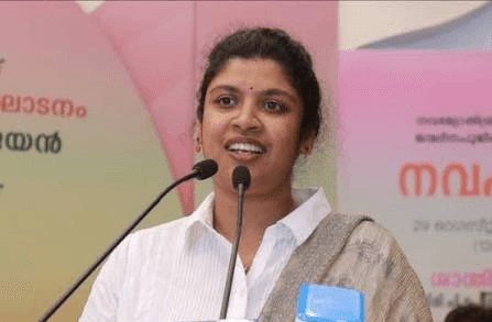 'എ.ഐ.സി.സി ഓഫീസിൽ വന്ദേമാതരം പാടിയത് കേരളത്തിൽ നിന്നെത്തിയ ഗായകസംഘമാണോ?'; യു.ഡി.എഫ് സർക്കാരിനെ പരിഹസിച്ച് ചിന്താ ജെറോം